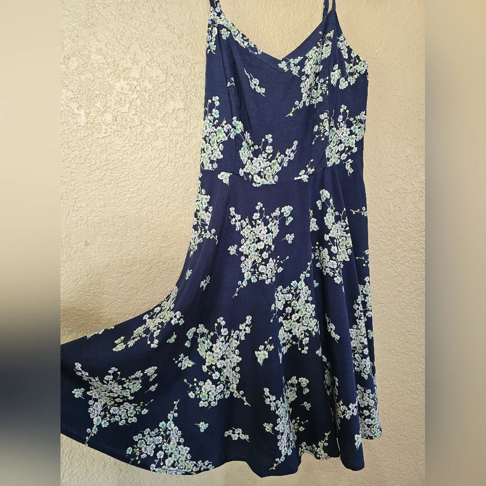 Old Navy Floral Spaghetti Strap Dress - Picture 4 of 7